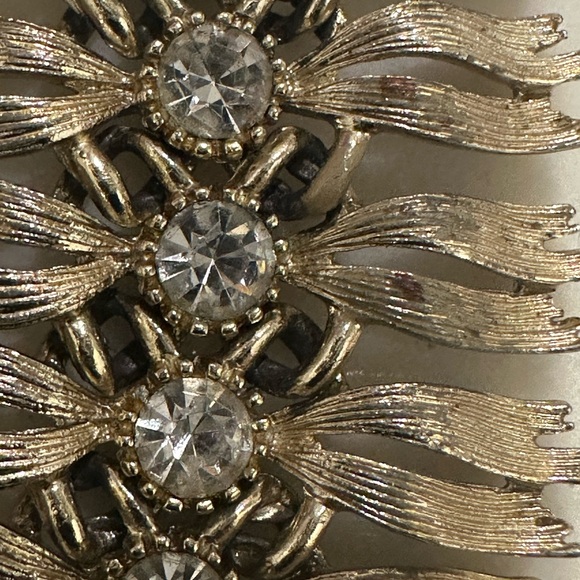 Vintage Lisner silver tone link bracelet - Picture 7 of 9